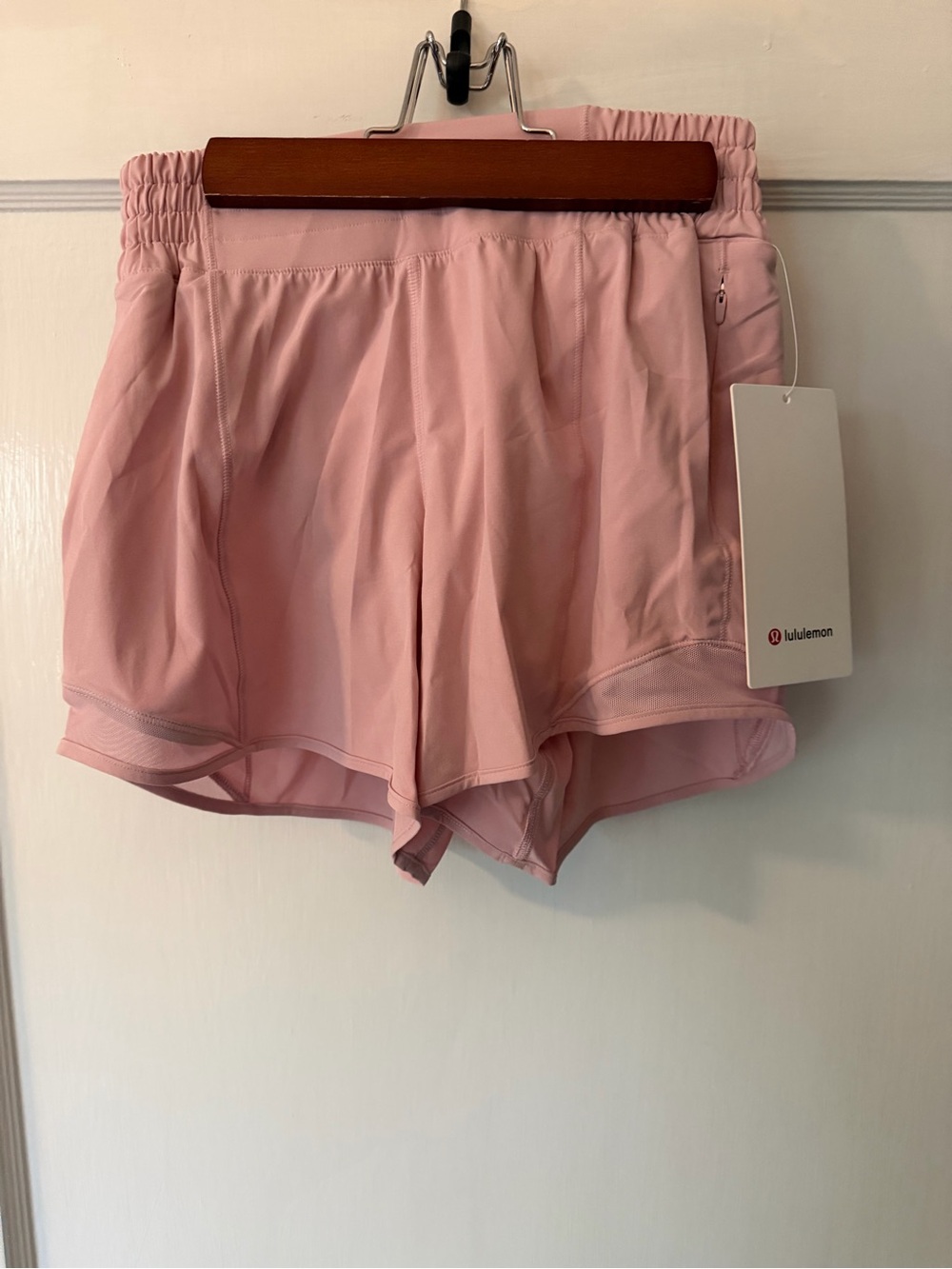 Lululemon High-Rise Lined Short 4" - Pink - Picture 5 of 10